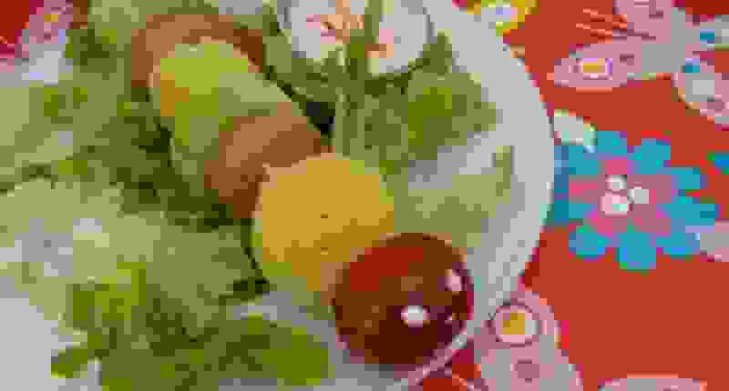 Das Auge isst bekanntlich mit & Kinder lieben fantasievolle Gerichte. Die hungrige Raupe am Spiess wird deine Kinder begeistern. Kochen für Kinder ist nicht immer ganz einfach, aber mit ein paar kleinen Tricks begeisterst du auch die mäkeligsten Esserinnen und Esser am Tisch.